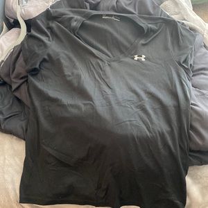 Black v neck short sleeve t shirt